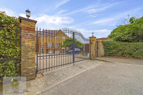 1 Dillywood Fields, Rochester, ME3 8EY