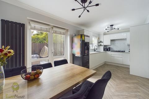1 Dillywood Fields, Rochester, ME3 8EY