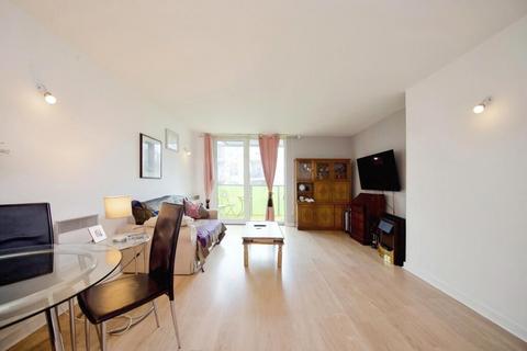 1 bedroom flat for sale, New River Avenue, London, N8