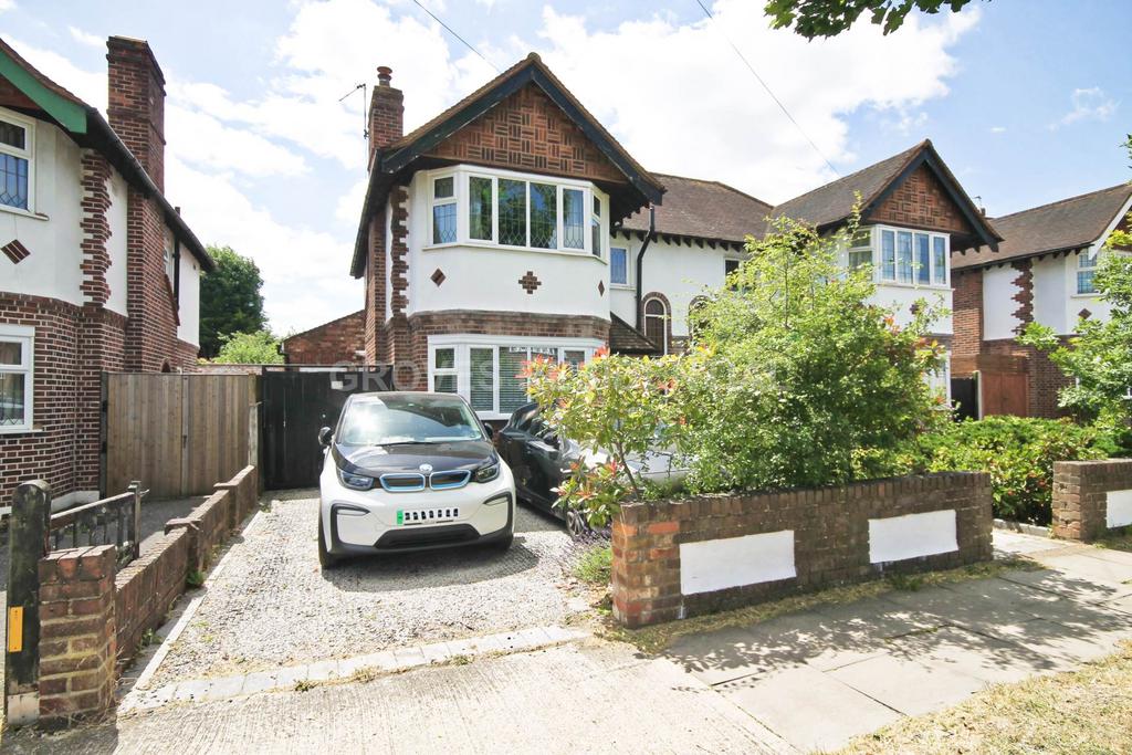 Clarence Avenue, New Malden 3 bed semidetached house for sale £1,000,000