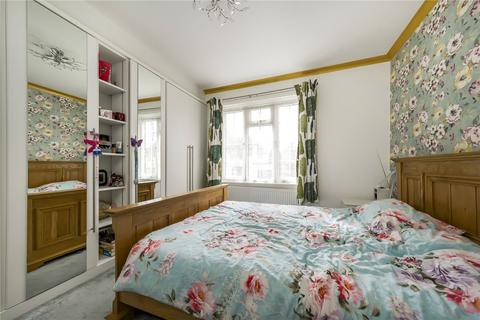 65 The Crescent, New Malden, KT3 3LE