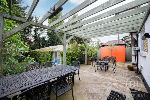 4 bedroom detached house for sale, Beechwood Avenue, London N3