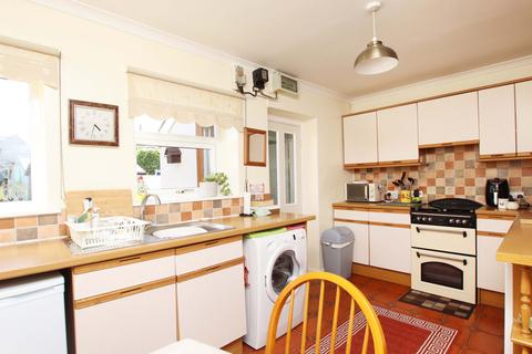 28 Cardiff Road, Llantrisant, Pontyclun, CF72 8DH
