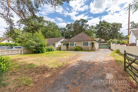 3 bedroom bungalow for sale, Sandy Lane, St. Ives BH24