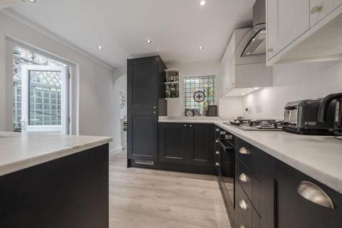 11 Steerforth Street, London, SW18 4HH