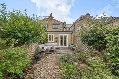 11 Steerforth Street, London, SW18 4HH