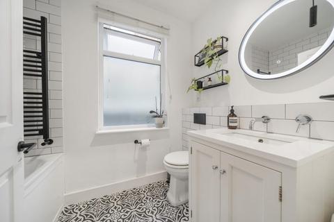 11 Steerforth Street, London, SW18 4HH