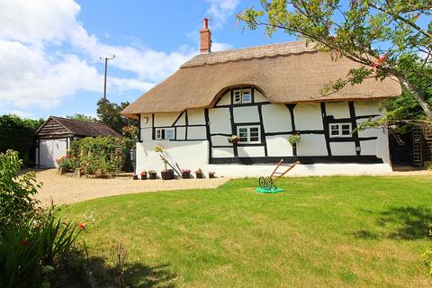 3 bedroom cottage for sale, The Green, Charlton WR10