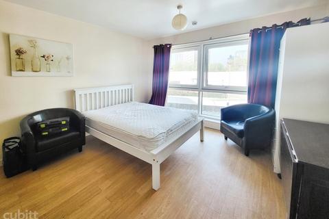 Studio to rent, Gunwharf Quays Portsmouth PO1