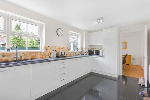 22 Coopers Close, Littleworth, Oxford, OX33 1UA