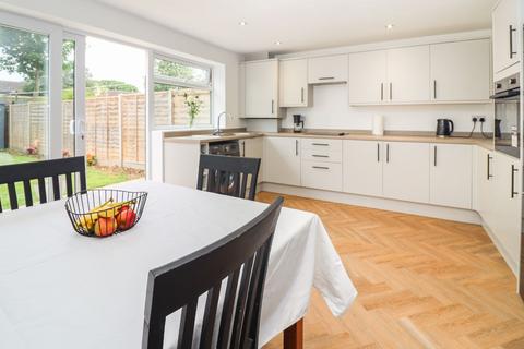 3 bedroom end of terrace house for sale, Old Ford End Road, Bedford