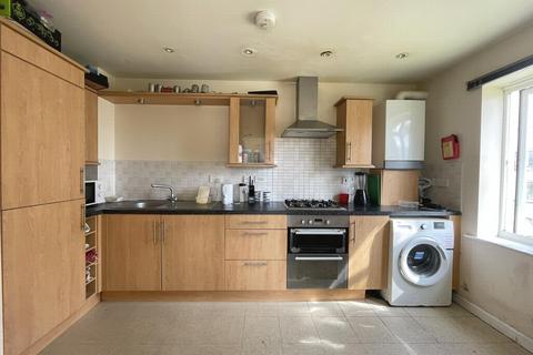 3 bedroom flat to rent, Dragon Road, Hatfield AL10