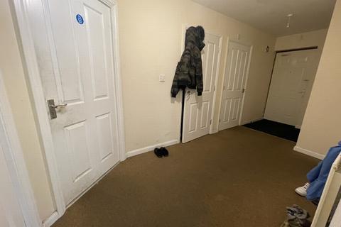 3 bedroom flat to rent, Dragon Road, Hatfield AL10