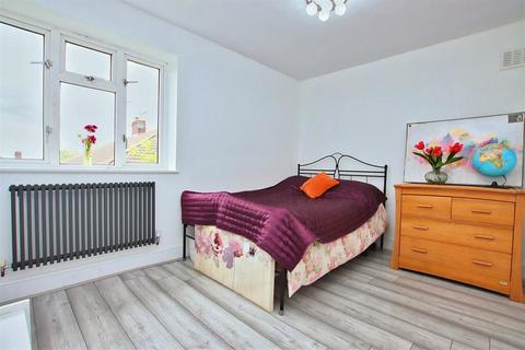 2 bedroom maisonette for sale, Elmwood Avenue, Borehamwood WD6
