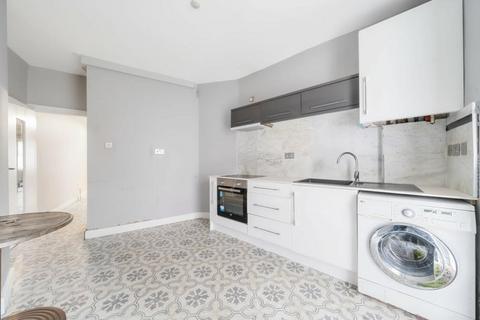 3 bedroom apartment to rent, Queen Caroline Street, Hammersmith