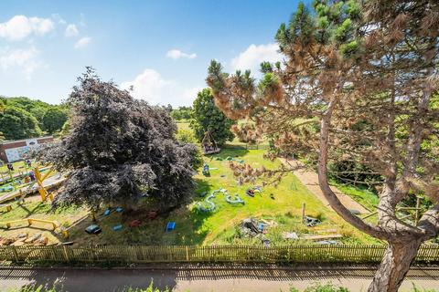 4 bedroom terraced house to rent, Beaufort Road, East Twickenham, Twickenham, TW1