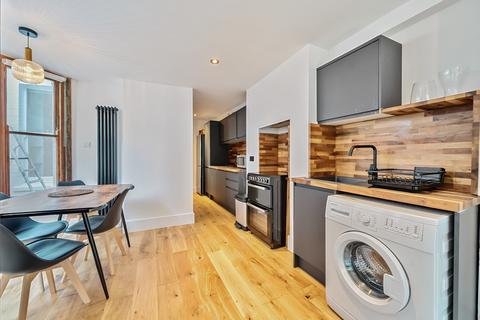 4 bedroom terraced house for sale, Badsworth Road, Camberwell, London