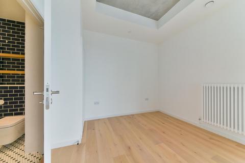 Studio for sale, Douglass Tower, Goodluck Hope, London, E14