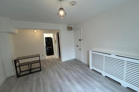 Studio to rent, Acton Lane, Harlesden, NW10