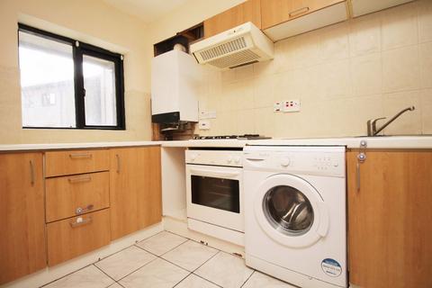 2 bedroom flat to rent, Lancaster Drive, Canary Wharf, E14