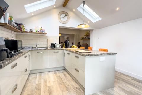 3 bedroom semi-detached house for sale, Schofield Avenue, Witney, Oxfordshire, OX28