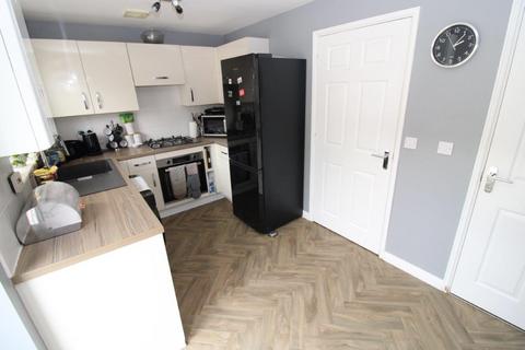 3 bedroom semi-detached house for sale, Ellwood, Lundwood, Barnsley