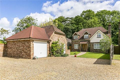 4 bedroom detached house for sale, Dunstable Road, Studham, Dunstable, Bedfordshire