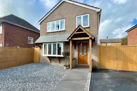 3 bedroom detached house for sale, Queens Road, Christchurch BH23