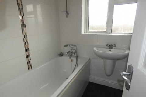 3 bedroom terraced house to rent, Colchester , CO2