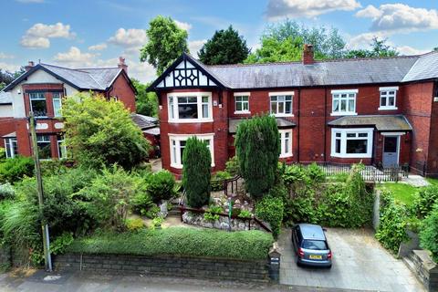 4 bedroom semi-detached house for sale, Radcliffe New Road, Whitefield, M45