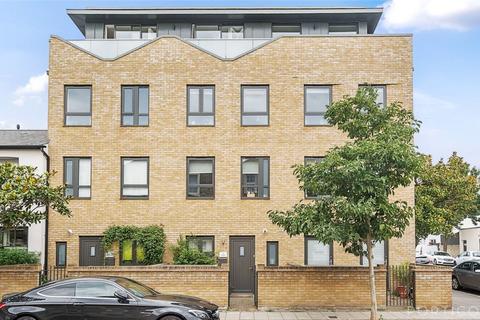 2 bedroom apartment for sale, Silvester Road, London