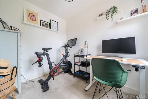 2 bedroom apartment for sale, Silvester Road, London