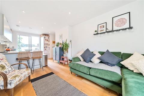 2 bedroom apartment for sale, Silvester Road, London