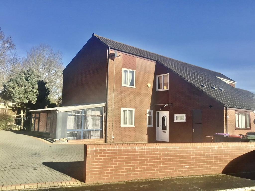 Dinthill, Hollinswood, Telford... 5 bed end of terrace house for sale