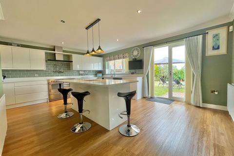 4 bedroom detached house for sale, Steeple View, March