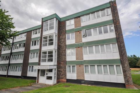 2 bedroom flat to rent, Haydon Close, Red House Farm