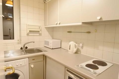 2 bedroom flat to rent, Sloane Avenue, London SW3