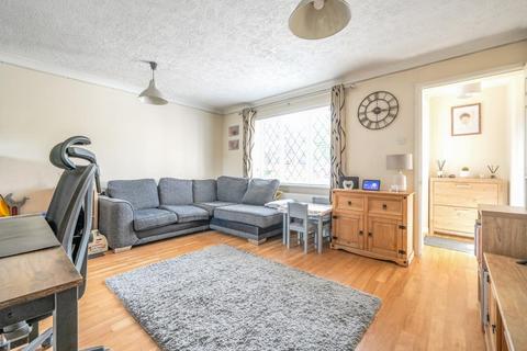 2 bedroom flat for sale, Bagshot,  Surrey,  GU19