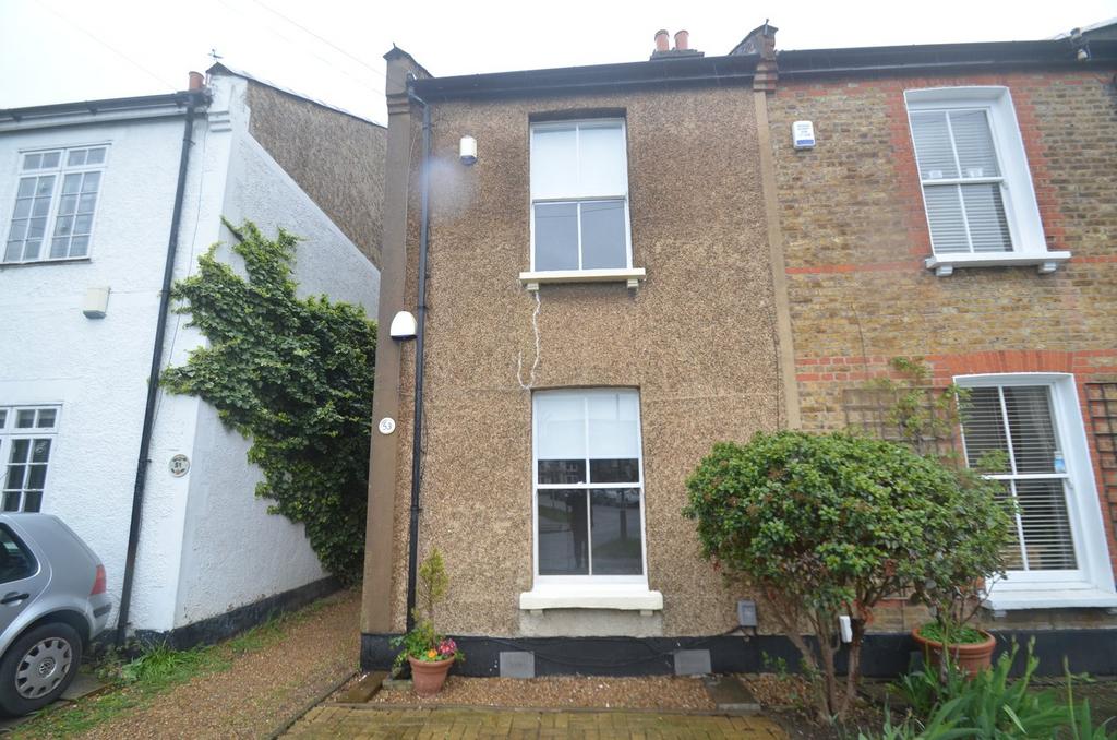 Thayers Farm Road, Beckenham... 2 bed semidetached house to rent £