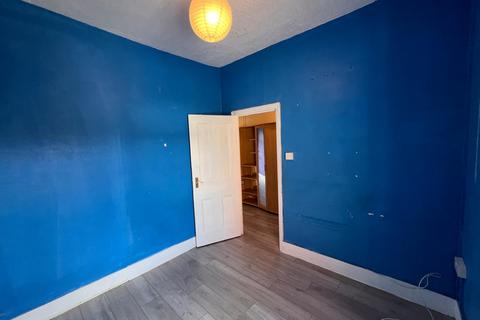 64 Third Avenue, London, E12 6DU