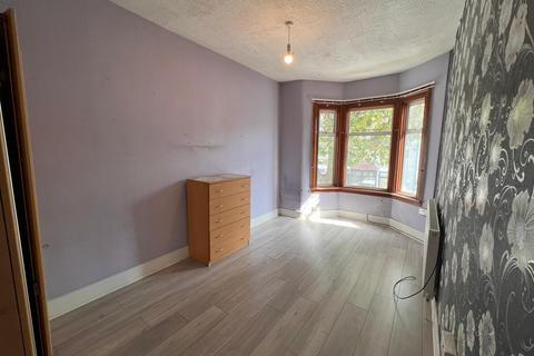 64 Third Avenue, London, E12 6DU