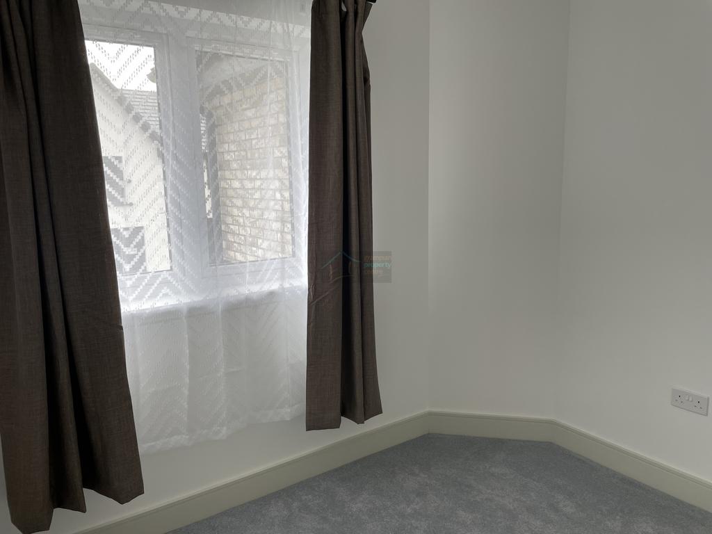 Bedroom 2b.JPG