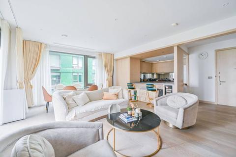 2 bedroom flat for sale, Legacy Building, Embassy Gardens, Nine Elms, London, SW11