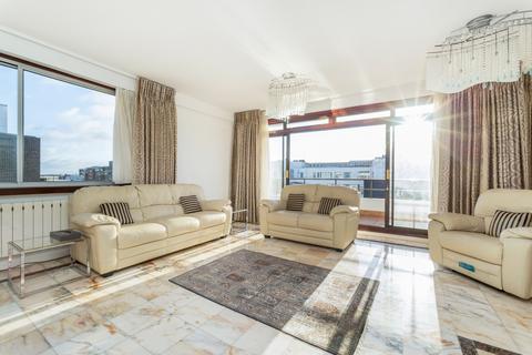 4 bedroom apartment to rent, Avenue Road London NW8