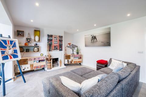 102 Copthorne Road, Felbridge, East Grinstead, RH19 2NU