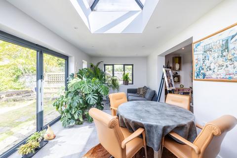 102 Copthorne Road, Felbridge, East Grinstead, RH19 2NU