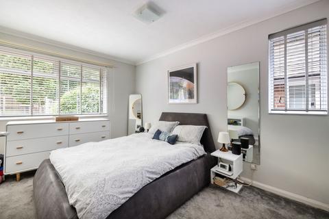 102 Copthorne Road, Felbridge, East Grinstead, RH19 2NU