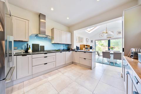 35 Burtons Road, Hampton Hill, Hampton, TW12 1DB