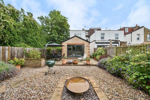 35 Burtons Road, Hampton Hill, Hampton, TW12 1DB