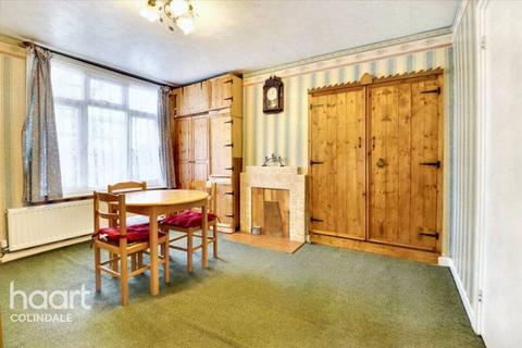 3 bedroom terraced house for sale, Montrose Avenue, HA8